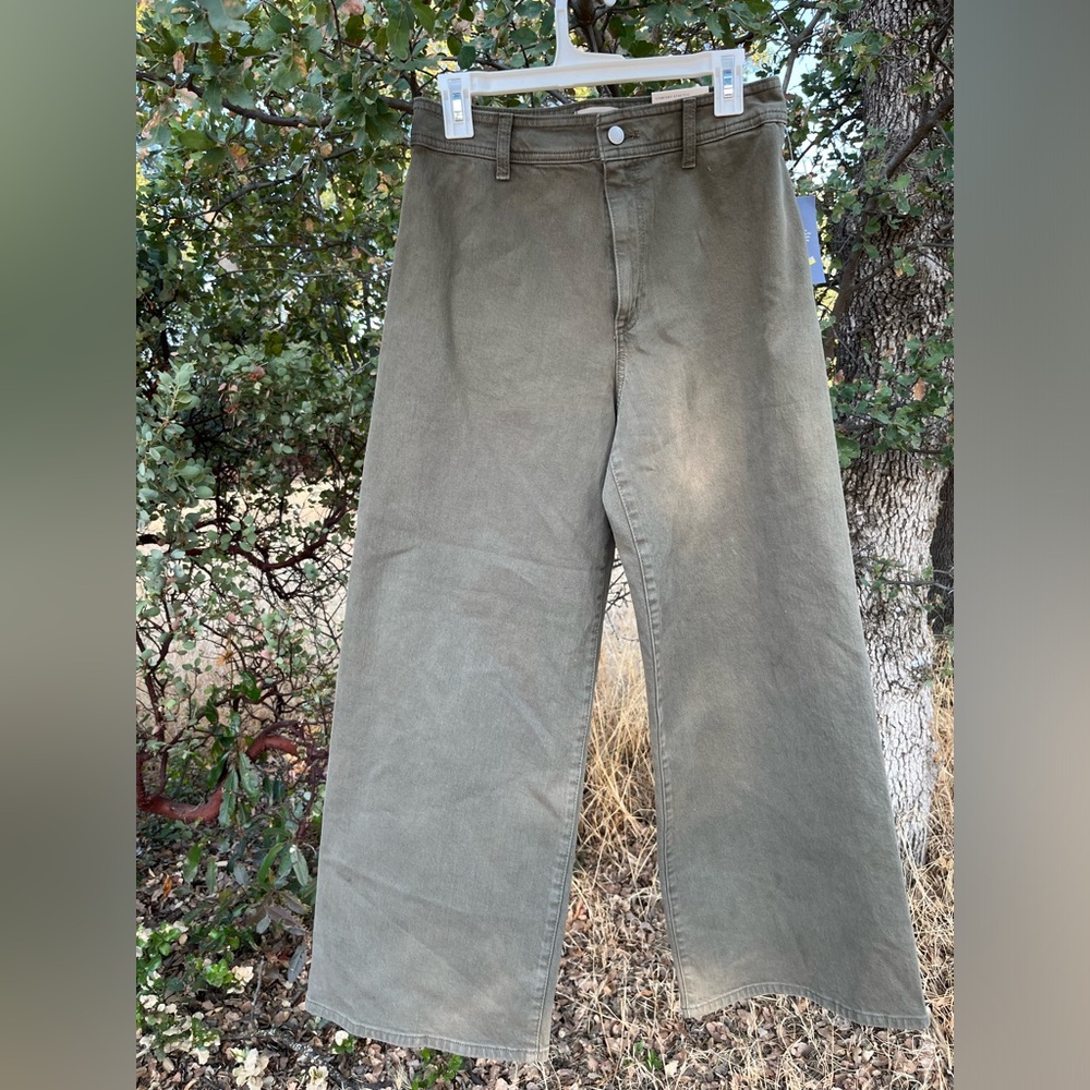 High waist, wide leg green pant